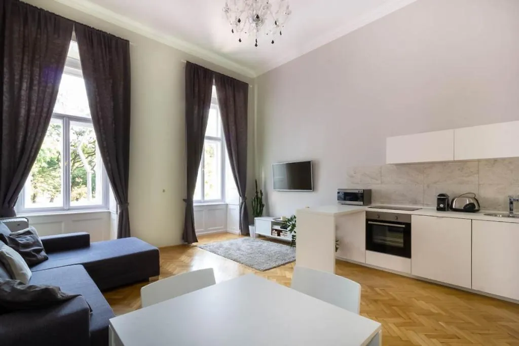 Luxury Lisbeth Apartman Budapest Apartment
